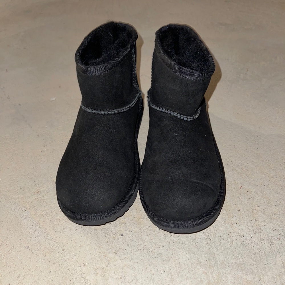 Kids short UGG boots